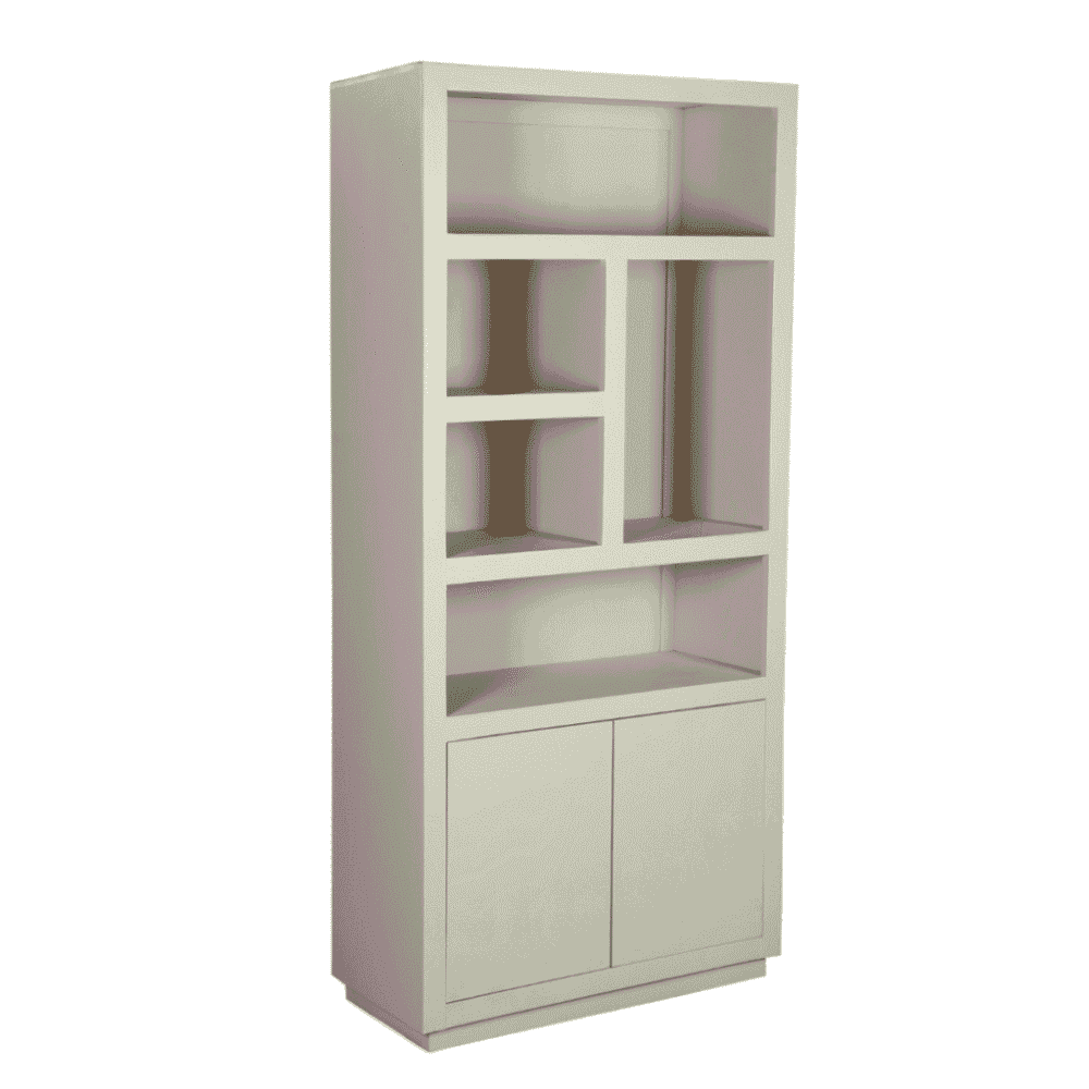 White houten boekenkast met open vakken en dubbele deur onderaan, modern en multifunctioneel woonkamer meubel van Mokana Meubelen.