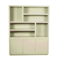 Elegante witte boekenkast met meerdere open vakken en gesloten opbergvakken, perfect voor het organiseren van boeken, accessoires en decoratie in elk interieur.