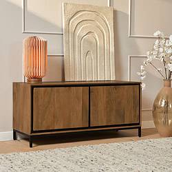 Hoofddeuren van massief hout met strakke, moderne ontwerpen, perfect voor stijlvolle woonkamermeubels en op maat gemaakte oplossingen bij Mokana Meubelen.