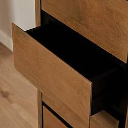 Hoogglans houten ladekast met zwarte binnenzijde, modern meubelontwerp, op maat gemaakte houten meubels, hoogwaardige afwerking, natuurlijke houtstructuur, meubelmakerij Mokana.