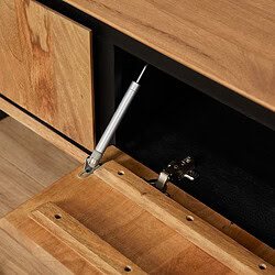 Houten meubel met soft-close lade en metalen gasdrukveer voor soepele sluiting, typisch voor op maat gemaakte houten kasten en meubels van Mokana Meubelen.