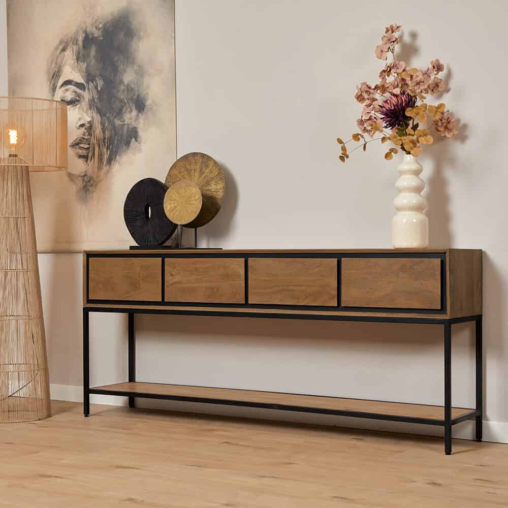 Modern houten console met zwart metalen frame voor woonkamer of entree, stijlvolle opbergoplossing en decoratief meubel, perfect voor het weergeven van vazen, kunst en accessoires.