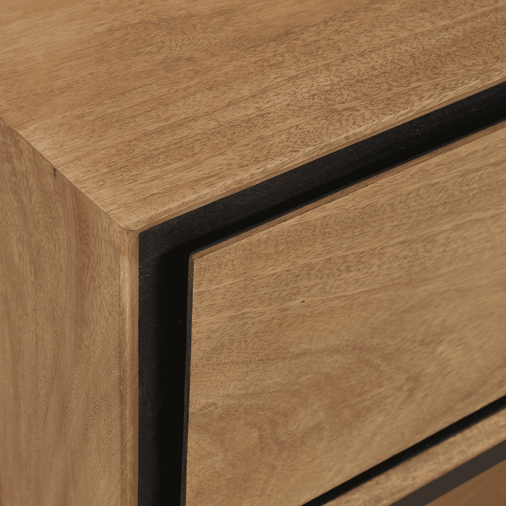 Elegant houten meubel met ambachtelijke afwerking en strakke lijnen, perfect voor moderne en landelijke interieurs. Ontdek de stijlvolle en duurzame meubelcollectie van Mokana Meubelen.