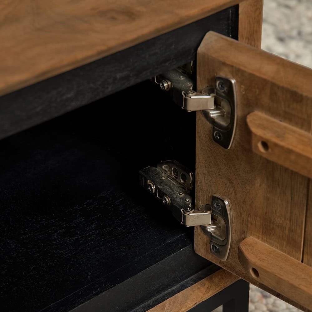 Modern houten meubel met slimme scharnieren en verstelbare functies voor tijdloze functionaliteit.