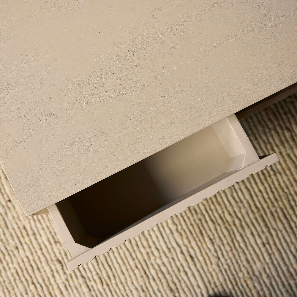 Hoogwaardige beige lade met uitschuifbare functie, ideale opbergoplossing voor modern interieur.