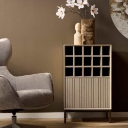 Kleedkamerkast met vakken en opbergruimte van Mokana Meubelen in modern interieur stylings, passend bij landelijke en Scandic woonkamer inrichting, gemaakt van duurzaam hout.