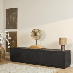 Modern zwart houten tv-meubel met strakke uitstraling en opbergruimte voor stijlvolle woonkamer inrichting.