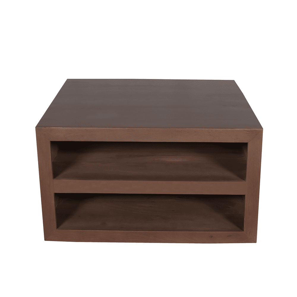 Robuuste houten salontafel met open opbergruimte, modern design, perfect voor woonkamerinterieur, vervaardigd door Mokana Meubelen, afgewerkt met natuurlijke houtafwerking.