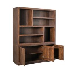 Rustieke houten boekenkast met open vakken en dubbele onderkast voor extra opbergruimte, ideaal voor woonkamer of kantoor, ambachtelijk gemaakt van massief hout door Mokana Meubelen.