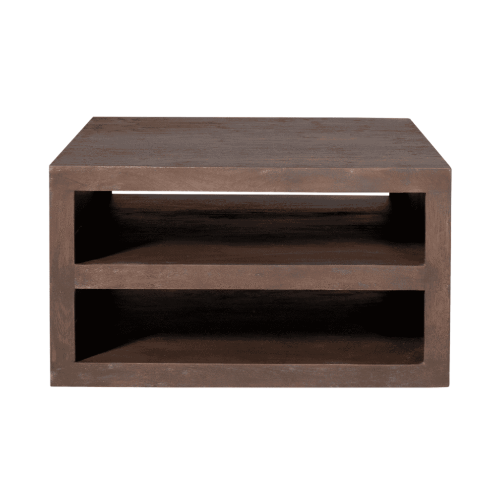 Robuuste houten salontafel met open vakken, perfect voor modern en functioneel interieur.