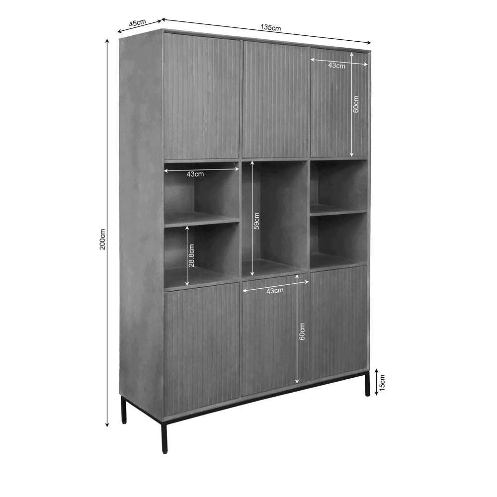 Strak houten boekenkast met open vakken en gesloten opbergdeuren, industriële stijl, zwart metalen poten, 200 cm hoog en 135 cm breed, ideaal voor moderne woonkamer of kantoor.