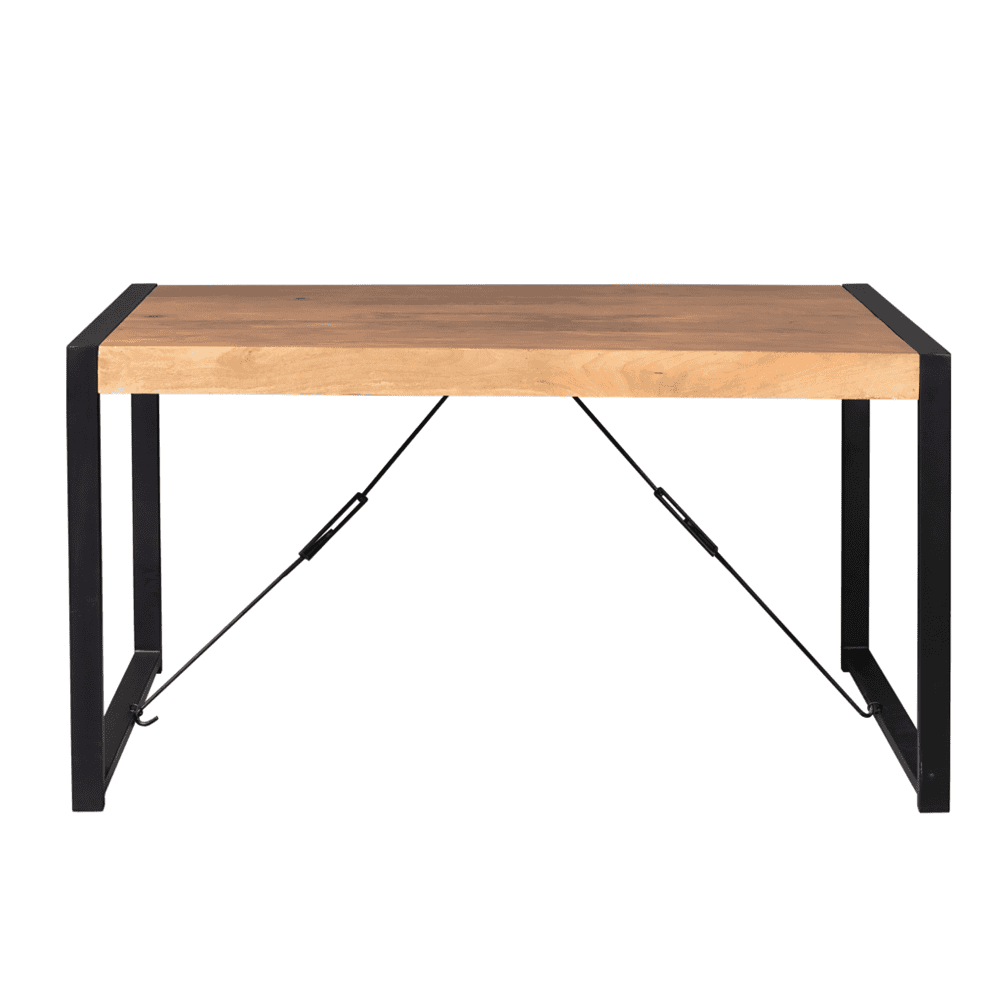 Moderne houten tafel met zwart metalen frame, perfect voor een industrieel interieur, door Mokana Meubelen. duurzame en stijlvolle eettafel voor thuis of kantoor.