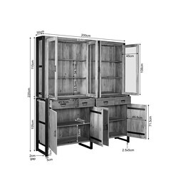 Antieke en industriële houten meubelen met opbergruimte en karakter, perfect voor een unieke sfeer in huis.