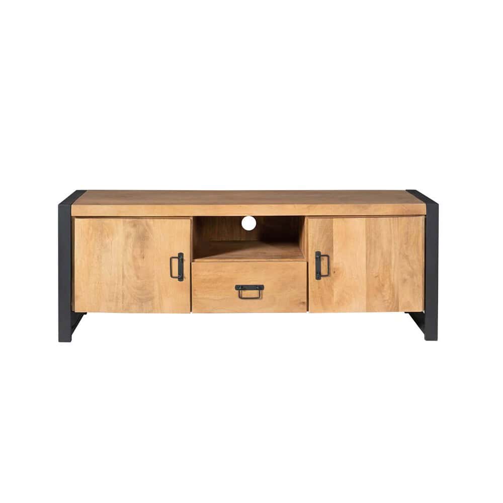 Robuuste houten TV-meubel met zwarte metalen details en schuifdeuren, perfect voor een industrieel interieur.