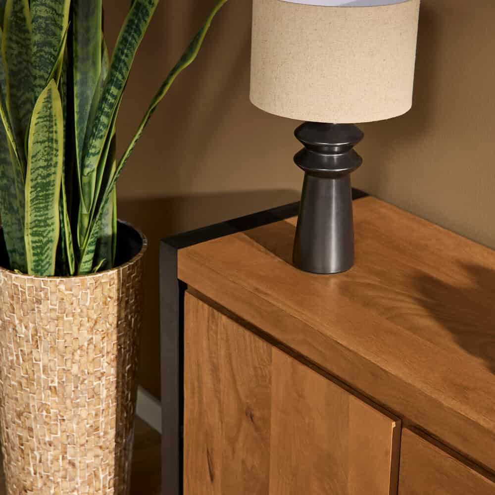 Hoogwaardige houtkeuken meubels van Mokana Meubelen, stijlvolle en op maat gemaakte oplossingen voor elke woonkamer. Duurzaam, modern design en vakmanschap voor een unieke interieurstijl.