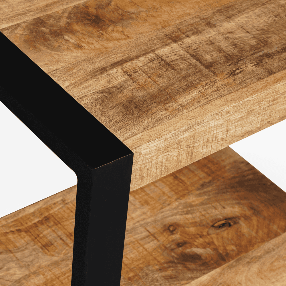 Massief houten eettafel met zwart metalen frame, industrieel design, duurzame houten afwerking, optioneel op maat gemaakt, perfect voor stijlvolle eetzalen en woonkamers.