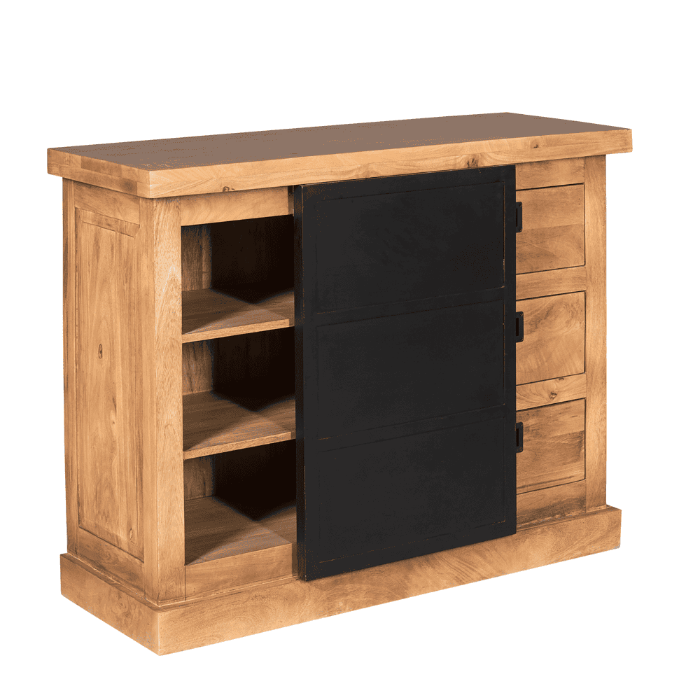 Robuuste houten dressoir met zwarte metalen schuifdeuren, perfect voor landelijke of industrial chic interieurs, met ruime opbergvakken en houten kast achter metalen schuifdeuren.