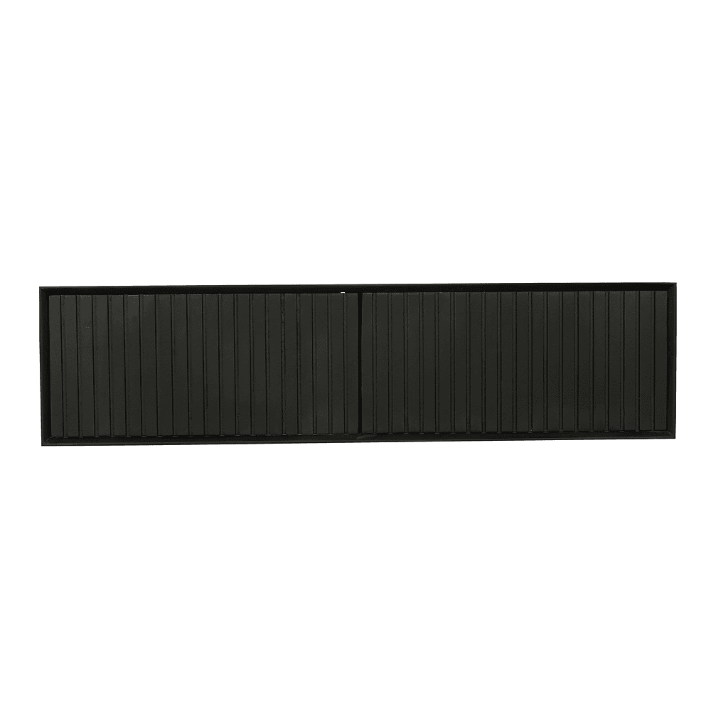 Robuuste zwarte houten kast met schuifdeuren, perfect voor modern interieur en opbergen van diverse spullen, ontworpen door Mokana Meubelen voor stijlvolle woonruimte.