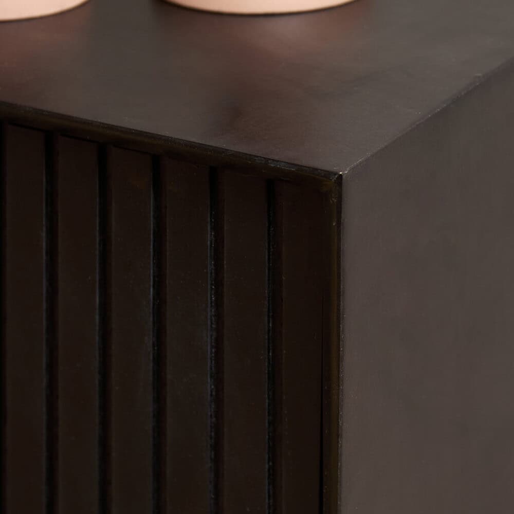 Design meubels van Mokana, met een stijlvolle afwerking en tegelijkertijd praktisch, perfect voor moderne interieurs.