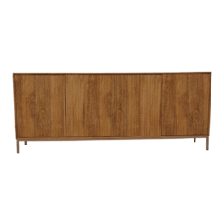 Vintage houten dressoirkast met schuifdeuren voor een moderne woonstijl.