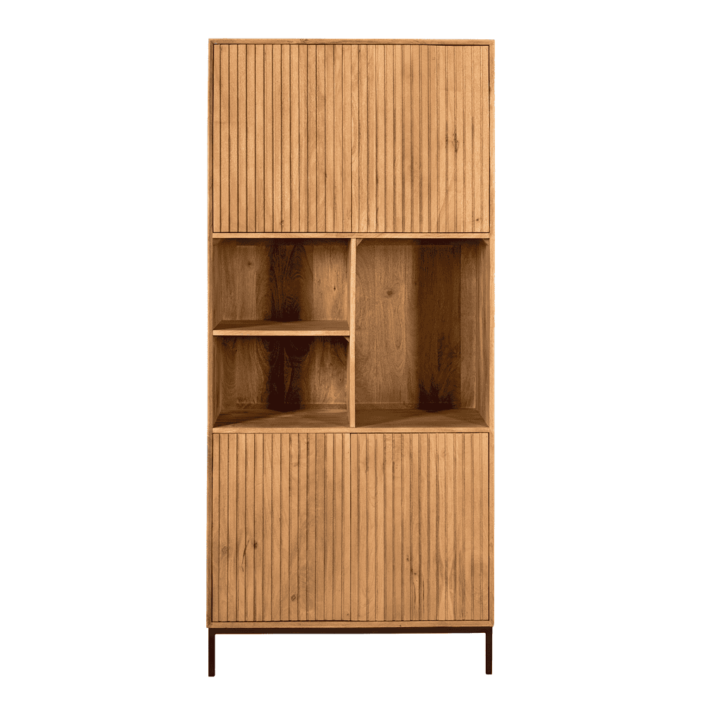 Geelbruin houten vitrine met slanke zwarte metalen poten, multifunctioneel meubel voor moderne woonkamers en eetkamers, ideaal voor het opbergen en tonen van decoraties en servies.