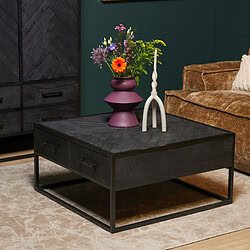 Stoere zwarte salontafel met FSC-hout en metalen frame, perfect voor modern interieur.