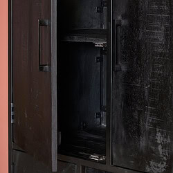 Rustieke zwarte houten kast met open vak voor opslag en designmeubelen.