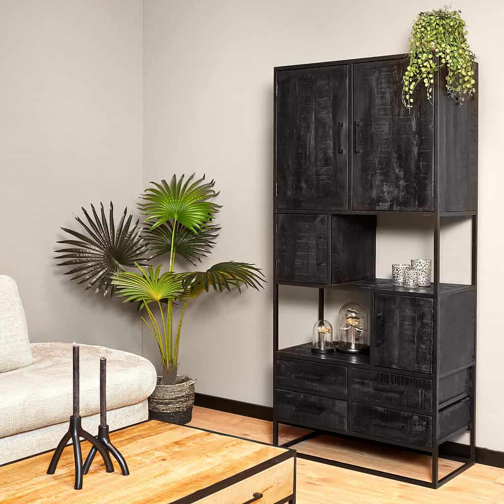 Kast Mokana meubelen in industrieel zwart met open en gesloten opberglades, perfect voor modern interieur.