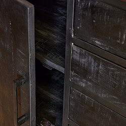 Robuuste zwarte houten dressoirkast met meerdere lades en kastdeuren, industrieel meubelstuk van Mokana Meubelen, perfect voor moderne interieurs met een vintage uitstraling.