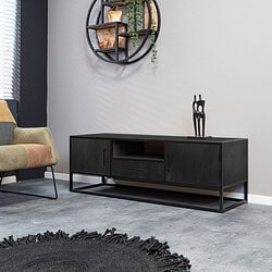 Black modern TV-meubel van Mokana Meubelen in een stijlvolle woonkamer met decoratieve accessoires en een ronde wandplank.