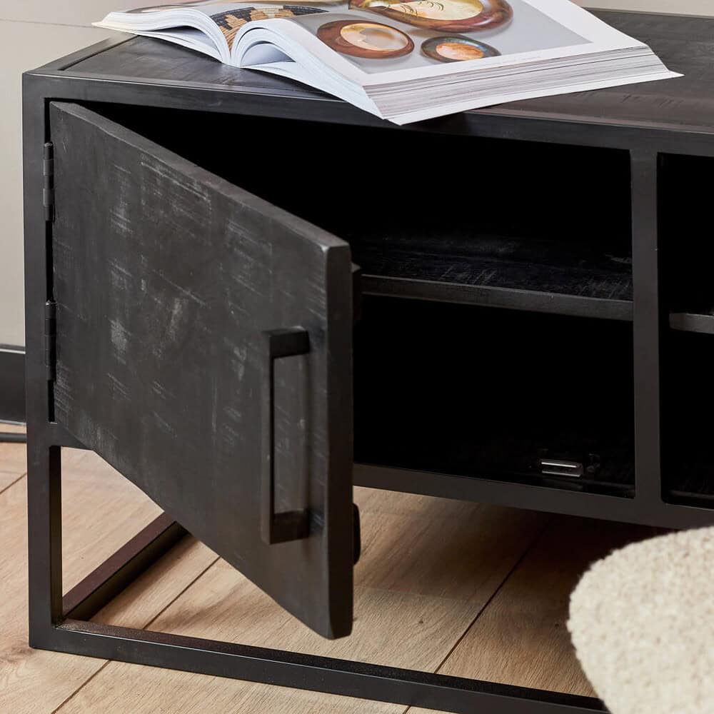 Rustieke zwarte meubel met open opbergkast en handvat, modern industrieel design voor woonkamer of kantoor, strak afgewerkt en multifunctioneel, ideaal voor extra opbergruimte.