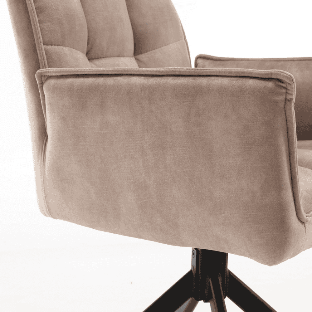 Luxe zachte stoffen bureau- en woonkamerfauteuil met draaifunctie, in een beige tint, van Mokana Meubelen, ontworpen voor comfort en stijl.