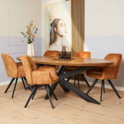 Moderne houten eettafel met zwart metalen onderstel en rustieke stoelen, perfect voor een stijlvolle eetkamer inrichting.