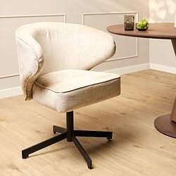 Elegante beige bureaustoel met comfortabele stoffering en zwart metalen onderstel, perfect voor een moderne kantoor- of woonruimte.