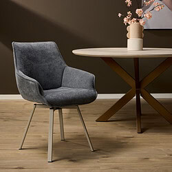 Elegant grijs stoffen eetkamerstoel met houten poten, modern design en comfortabele zit. Perfect voor een stijlvolle en gezellige woninginrichting.
