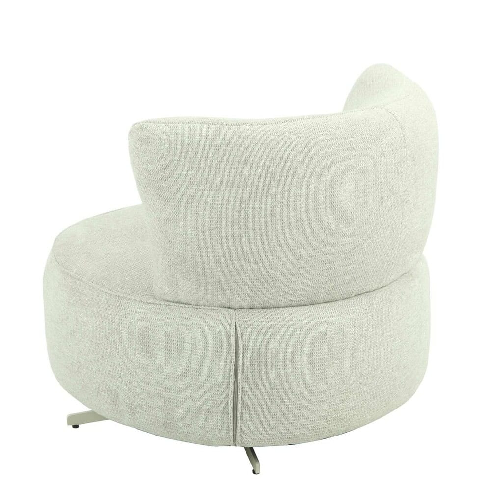 Leren fauteuil van Mokana meubelen met modern en comfortabel design in een lichte stof, perfect voor een stijlvolle en gezellige woonkamer.
