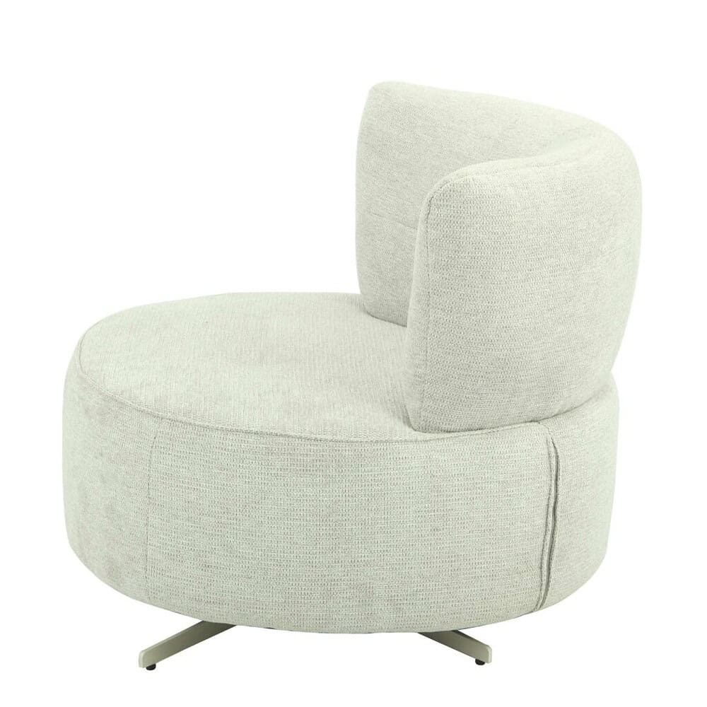 Elegante moderne fauteuil met comfortabele bekleding in licht crèmekleur, perfect voor gezellige zithoeken en stijlvolle interieurs.