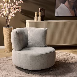 Modern Licht Grijze Stoffen Fauteuil met C-O-N-C-La-G-E, ontworpen voor comfort en stijl, perfect voor elke woonkamer.