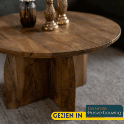 Robuuste houten salontafel met natuurlijke afwerking en uniek design, perfect voor een stijlvolle woonkamer en duurzaam interieur.