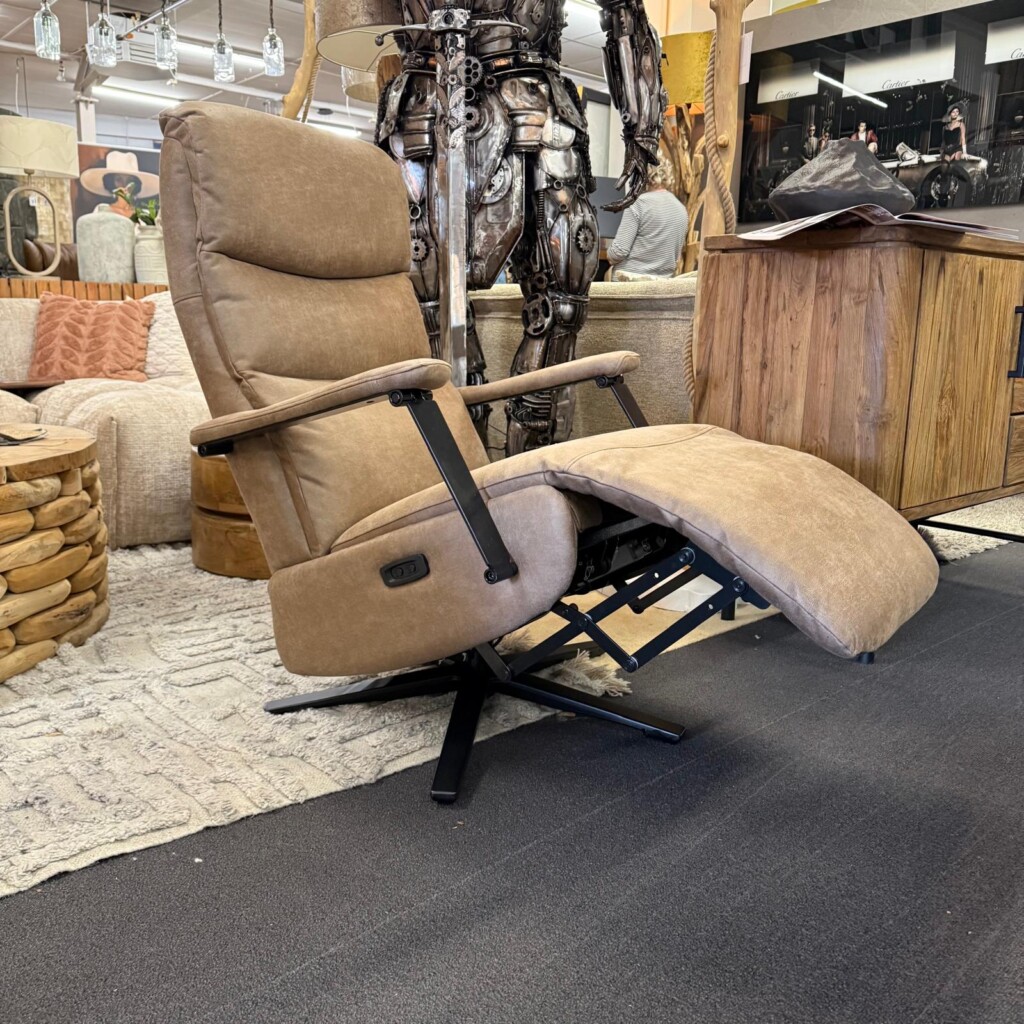 Relaxfauteuil Tijn in eco leder bull met accu in de aanbieding voor slechts 899 euro bij Mokana in Enschede