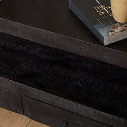 Rustieke zwarte houten salontafel met opbergkast en moderne uitstraling, perfect voor een stijlvolle woonkamer inrichting.