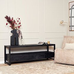 Voorkant van een houten salontafel met lades in een modern interieur, decoratief vaartuig en planten op de tafel, beige bank en muur met wandlamp en kunstwerk, stijlvolle meubels, Mokana Meubelen.