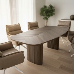 Eetkamertafel Monk direct leverbaar in 240cm Deer brown
