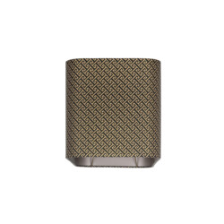 Elegant gevouwen bijzettafel met zwart en beige geometrisch patroon, perfect voor modern interieur, multifunctioneel en stijlvol meubel van Mokana Meubelen.