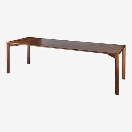 Elegante houten eettafel van Mokana Meubelen met een strak ontwerp en natuurlijke afwerking. Perfect voor een modern en warm interieur, gemaakt van duurzaam hout voor langdurig gebruik.