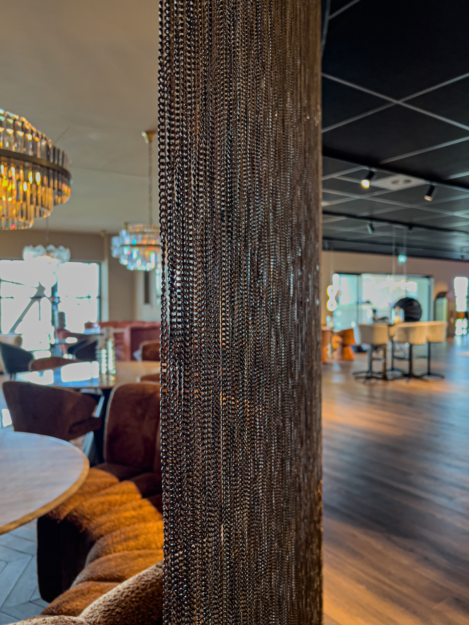 Decoratief object Curtain gold chain