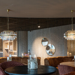 Decoratief object Curtain gold chain