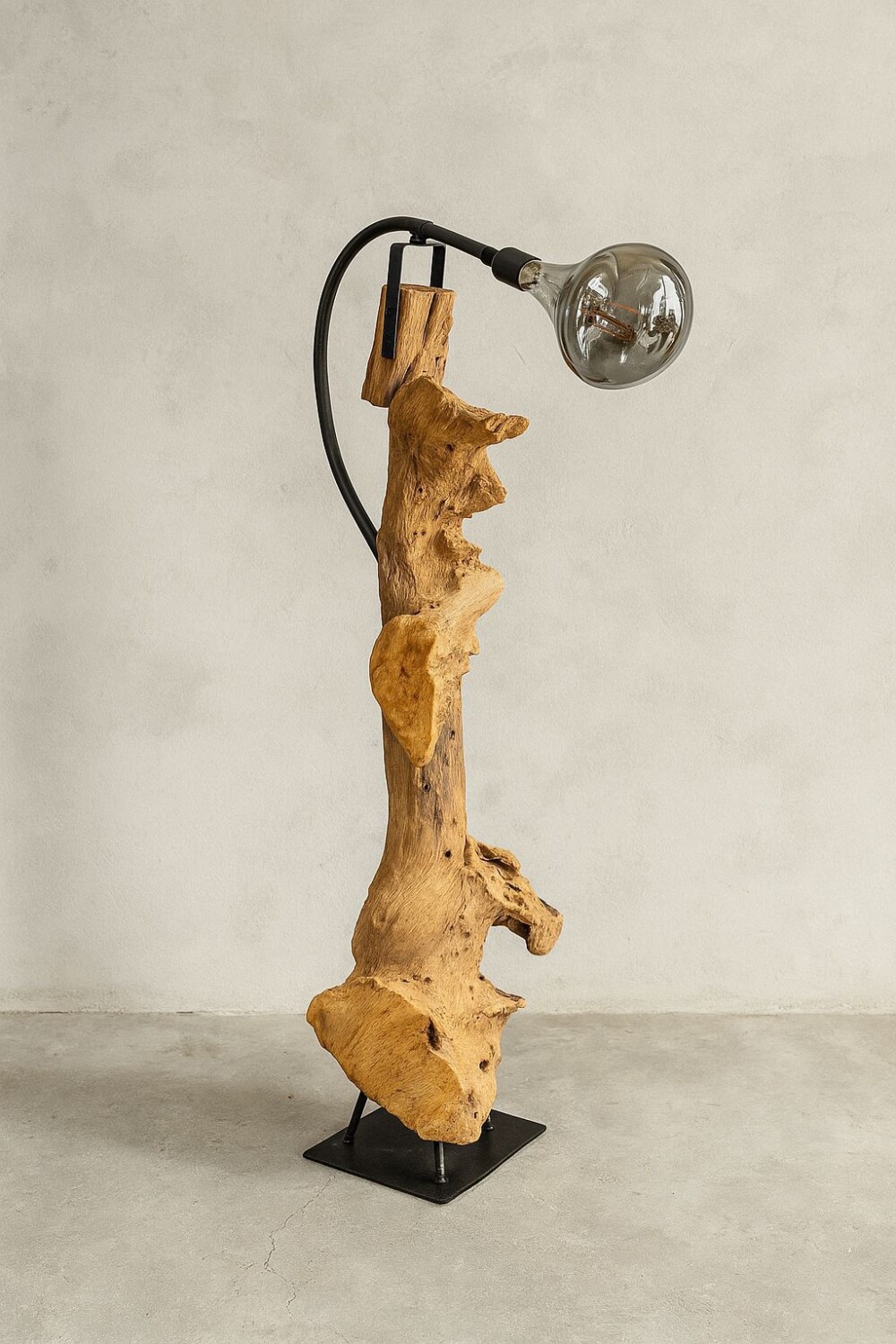 Vloerlamp Svena | Suarhout