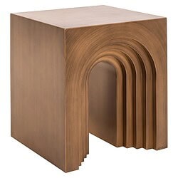 Elegante houten bijzettafel met modern design en gelaagde boog details, perfect voor stijlvol wonen en interieur.