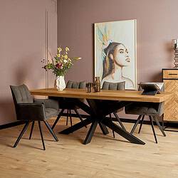 Elegante eikenhouten eettafel met zwart metalen onderstel, omringd door comfortabele gestoffeerde stoelen, perfect voor een stijlvol en gezellig interieur.
